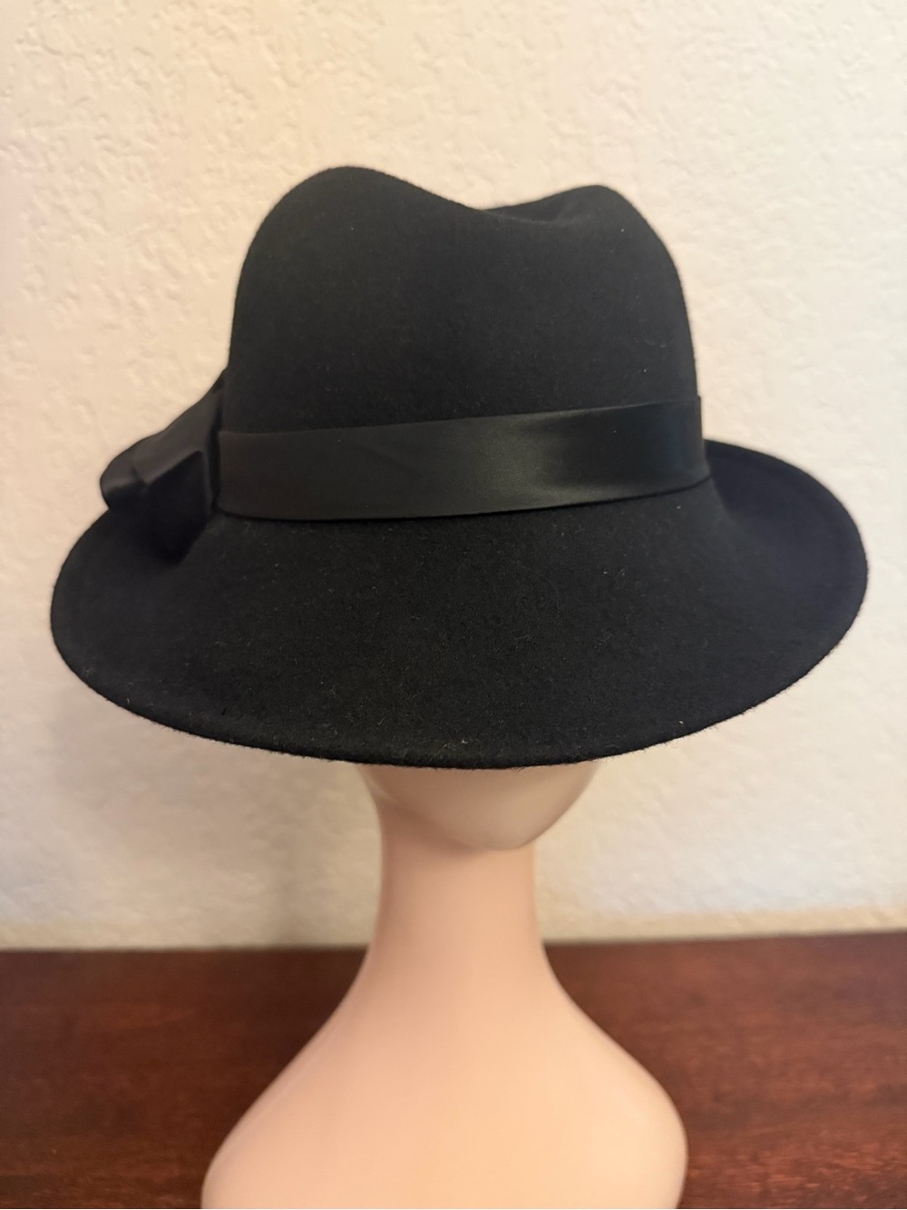 Geo W. Bollman Doeskin Womens Fedora Hat 100% Wool Felt Black Satin Rose USA Vtg
